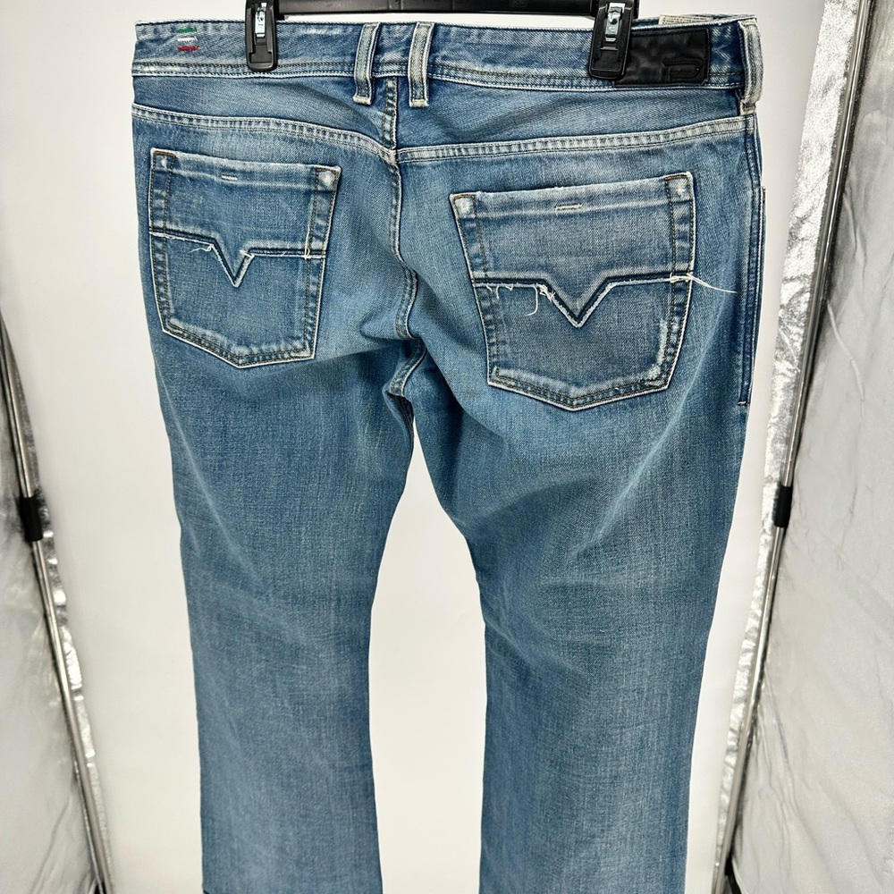 Diesel Men's Faded Blue Straight Jeans - Picture 3 of 11